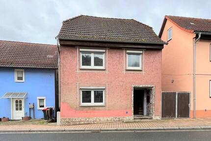 Preiswerte Immobilie sucht junge Familie | Mehrgenerationenhaus mit Garten | Zentrale Ortslage mit guter Infrastruktur | Herrliche Umgebung! 6 zimmer