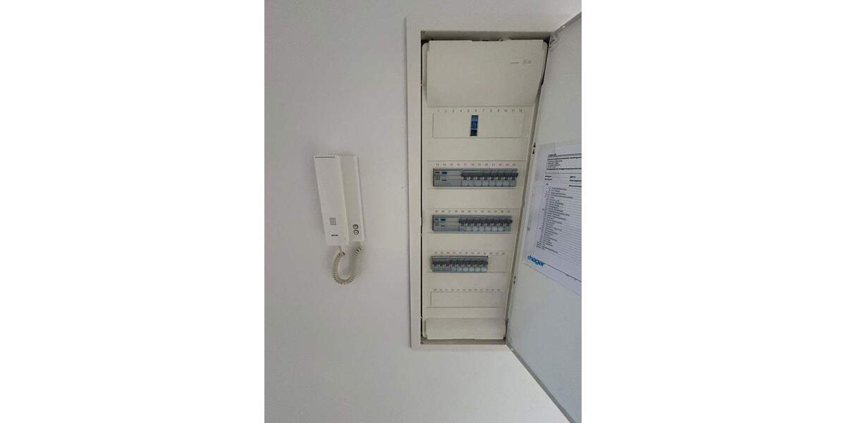 Etagenwohnung Bielefeld Brake - 3 Zimmer, 18 m&sup2;, 295&euro; | Angebot:25411020