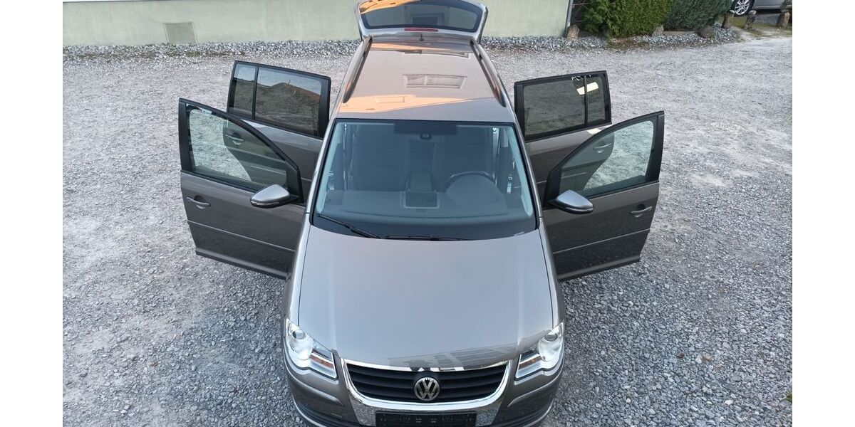 VW Touran 187.299 km 5.490 &euro; Böblingen 71032