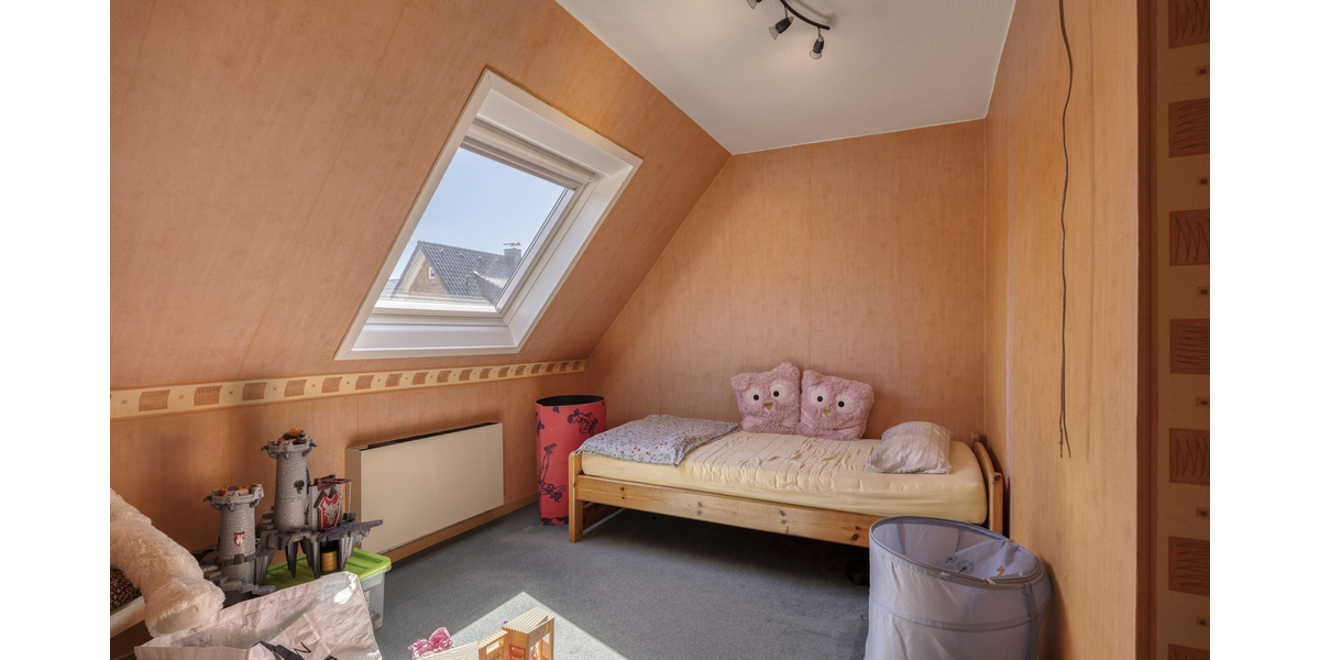 Echtes Raumwunder auf großem Sonnen-Grundstück in guter Wohnlage. Hier ist flexible Nutzung möglich! - Zweifamilienhaus Weilerswist | Angebot:27317017