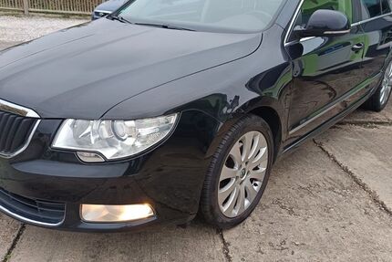 Skoda Superb 279.000 km 5.290 € Gera 07551