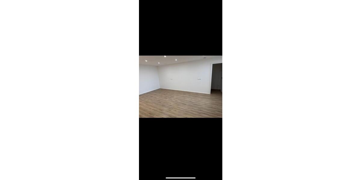 Erdgeschoßwohnung Wendlingen am Neckar - 3.5 Zimmer, 132 m&sup2;, 1.400&euro; | Angebot:22106168