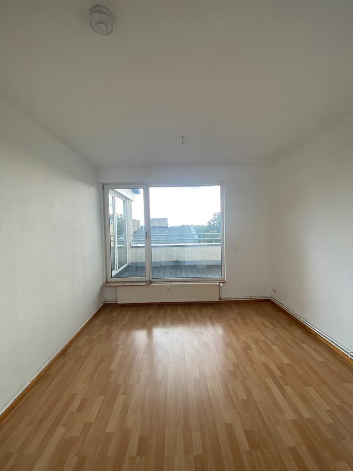 Große AltbauWohnung mit Wintergarten im Herzen von Oranienburg.