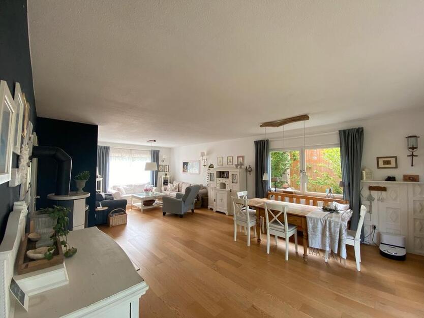 Freistehendes Einfamilienhaus in unbebauter Feldrandlage