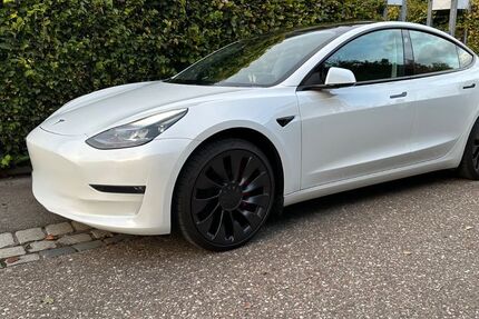 Tesla Model 3 28.000 km 34.500 € Regensburg 93051