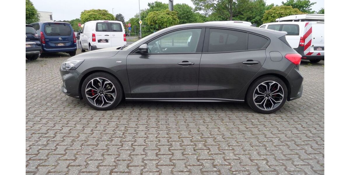 Ford Focus 50.000 km 19.900 &euro; Erlenbach a. Main 63906