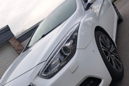 Hyundai i40 102.096 km 12.800 € Duisburg 47179