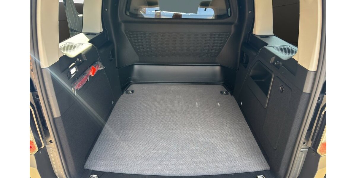 VW Caddy Maxi 2.0 TDi *5-Sitzer/Trennwand/Navi/PDC* 26.003 km 30.690 &euro; Bamberg 96052