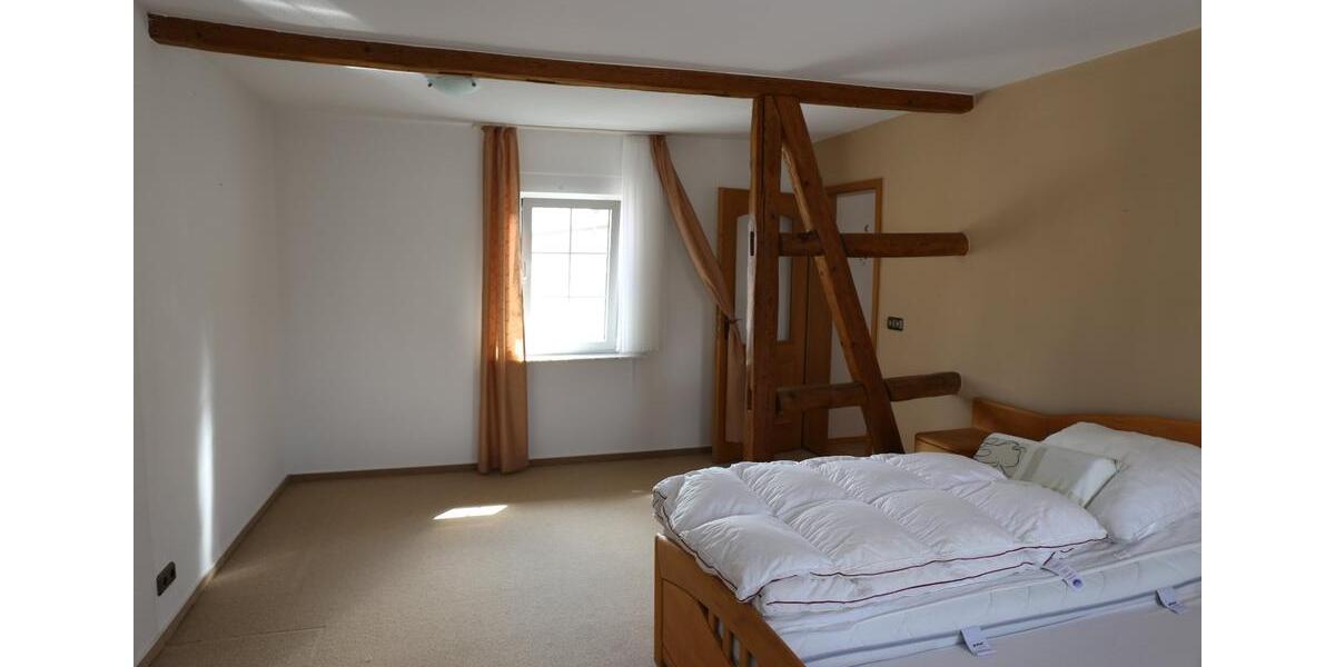 Reihenhaus Apolda - 9 Zimmer, 200 m&sup2;, 375.000&euro; | Angebot:22986914