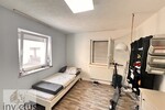Investition mit Perspektive, sanierungsbedürftige 4- Zimmer Wohnung im Erdgeschoss
