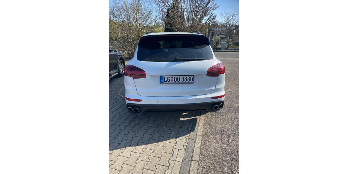 Porsche Cayenne 280.000 km 20.900 &euro; Deutsch Evern 21407