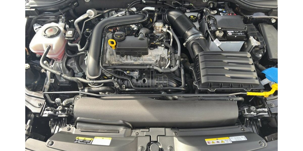 Skoda Kamiq 1.0 TSi Selection Black *Sitzhzg/Kamera/LED/ 11.195 km 21.490 &euro; Bamberg 96052