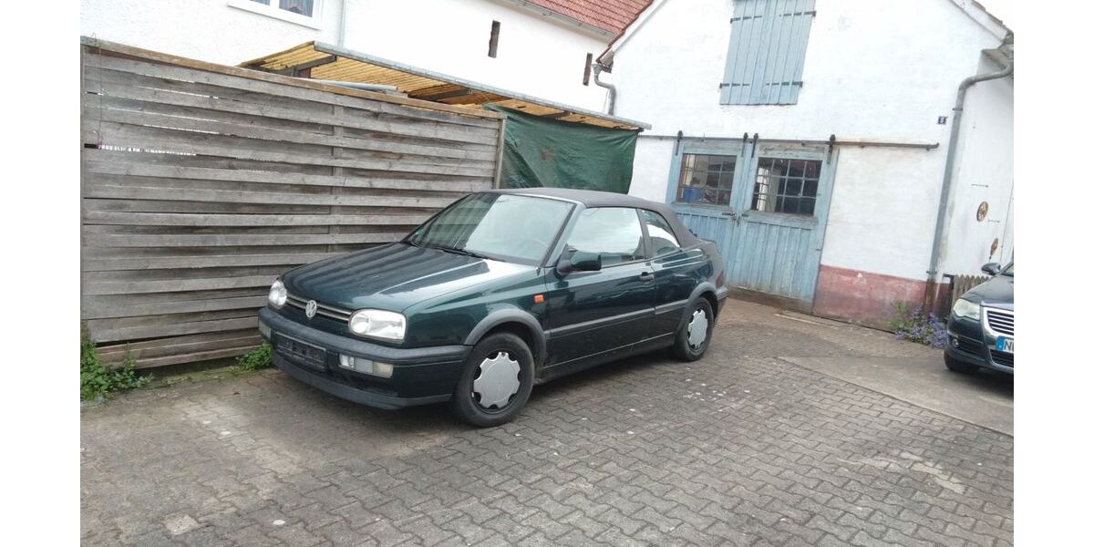 VW Golf 200.000 km 950 &euro; Buch bei Illertissen 89290