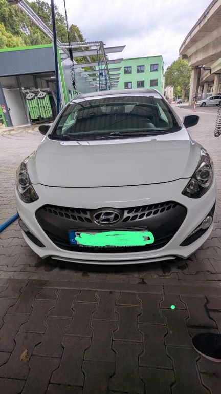 i30