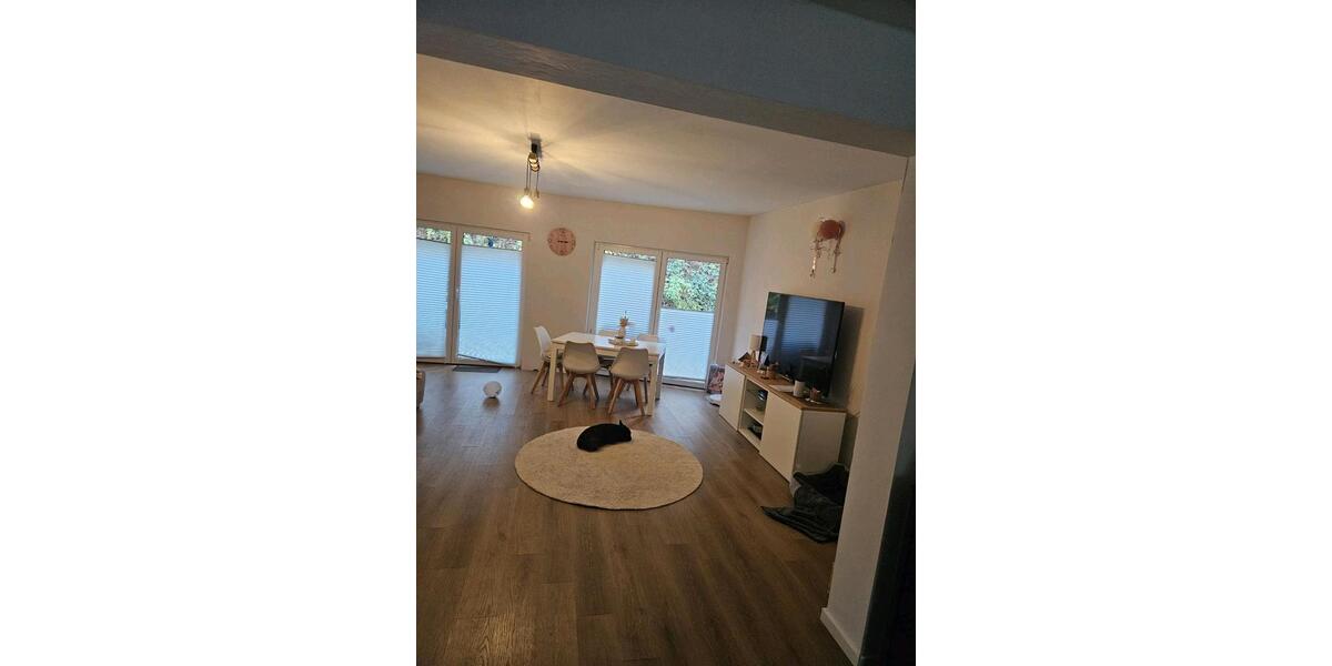 Erdgeschoßwohnung Nettersheim - 6 Zimmer, 140 m&sup2;, 1.350&euro; | Angebot:24652178