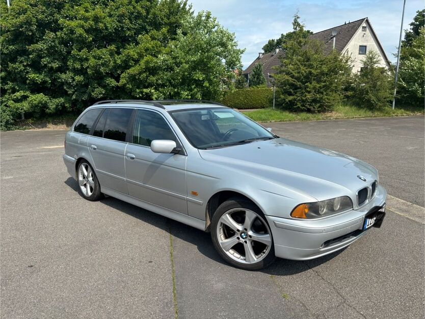 BMW 525 221.000 km 2.500 € Horst 25358