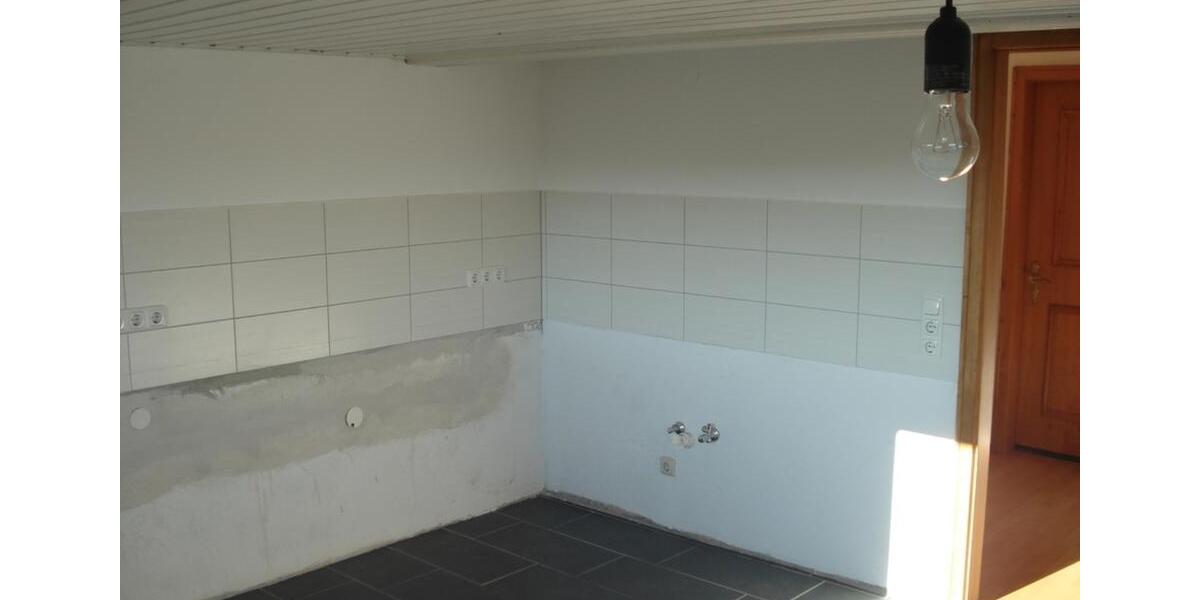 Dachgeschoßwohnung Böbrach - 3 Zimmer, 96 m&sup2;, 440&euro; | Angebot:25103212