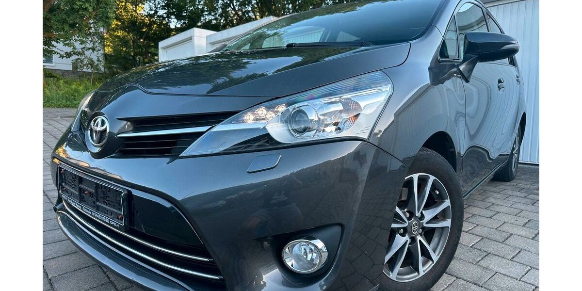 Toyota Verso 124.794 km 10.990 &euro; Beckingen 66701