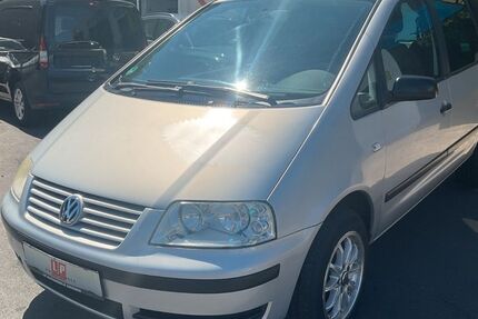 VW Sharan 271.913 km 2.490 &euro; Giessen 35394