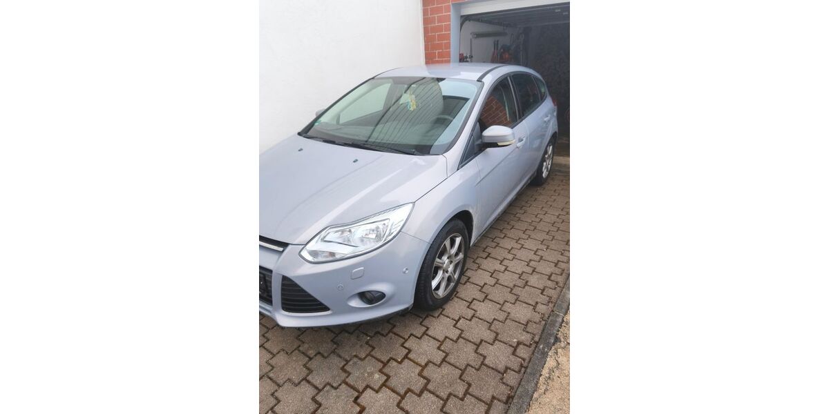 Ford Focus 109.000 km 5.100 &euro; Schaufling 94571
