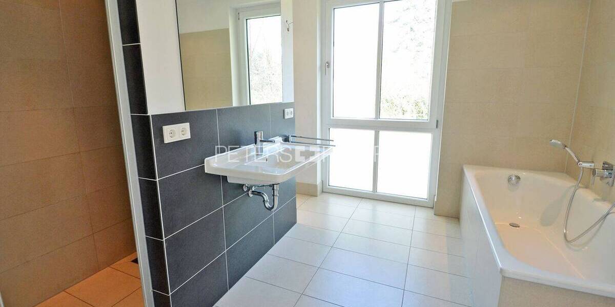 Doppelhaushälfte Hamburg Rissen - 4 Zimmer, 165 m&sup2;, 2.749&euro; | Angebot:26904226