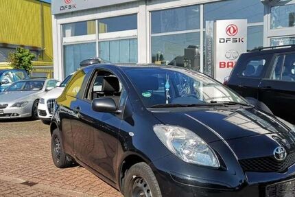 Toyota Yaris 200.940 km 1.999 &euro; Flensburg 24941