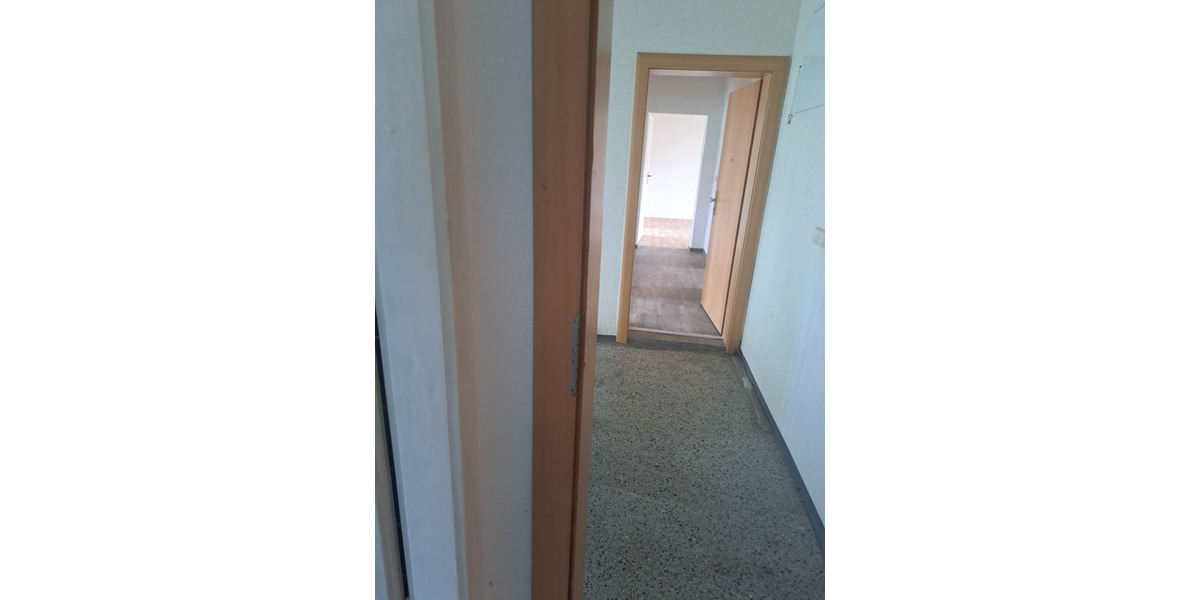 Etagenwohnung Nienburg (Saale) - 3 Zimmer, 57 m&sup2;, 330&euro; | Angebot:26251281