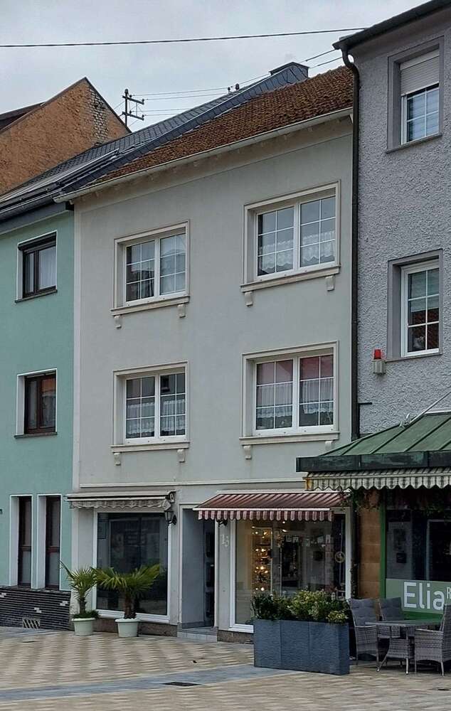 Haus zum Kaufen in Püttlingen 220.000 € 135.86 m²