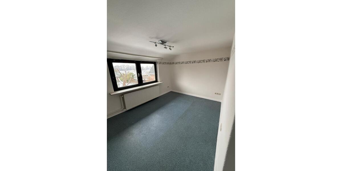 Doppelhaushälfte Pinneberg - 4 Zimmer, 85 m&sup2;, 1.400&euro; | Angebot:24739670