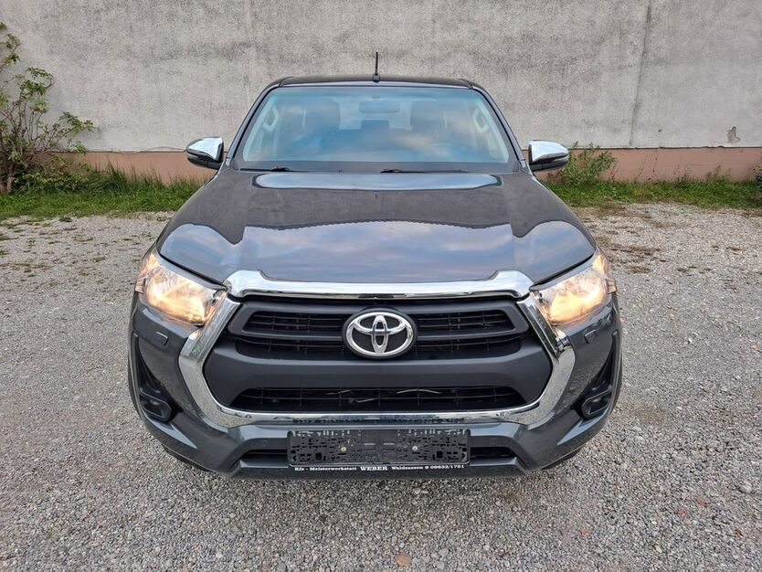 Toyota Hilux 181.000 km 27.900 € Augsburg 86167