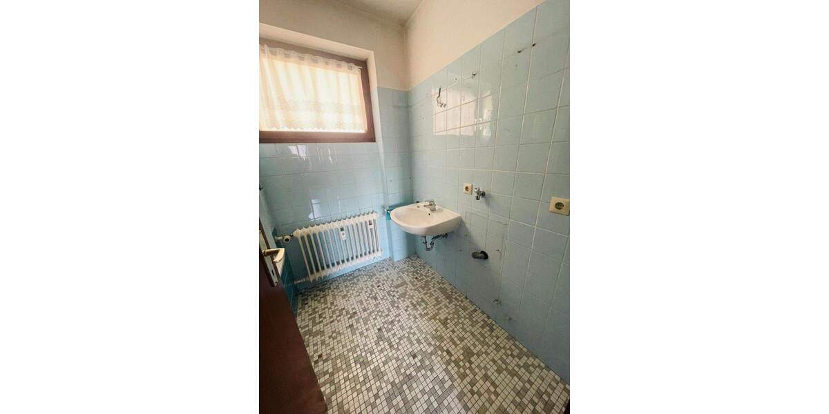 Etagenwohnung Burghausen - 2 Zimmer, 69 m&sup2;, 180.000&euro; | Angebot:25909024