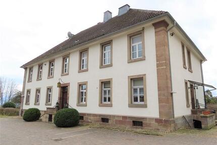 RESERVIERT - Renovierte 2 ZKB auf Gutshof in Schauenburg-Elmshagen - Wohnen mit dem eigenen Pferd