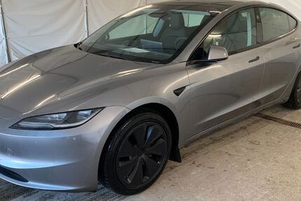 Tesla Model 3 10.000 km 42.950 &euro; Steinbach-Hallenberg OT Herges-Hallenberg 98587