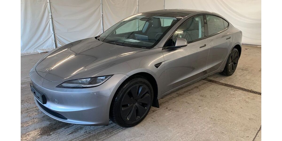 Tesla Model 3 10.000 km 42.950 &euro; Steinbach-Hallenberg OT Herges-Hallenberg 98587