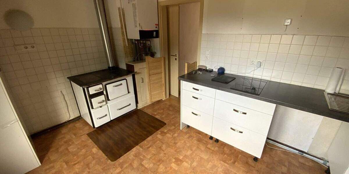 Etagenwohnung Schleusingen Schleusingerneundorf - 2 Zimmer, 70 m&sup2;, 52.000&euro; | Angebot:25770588