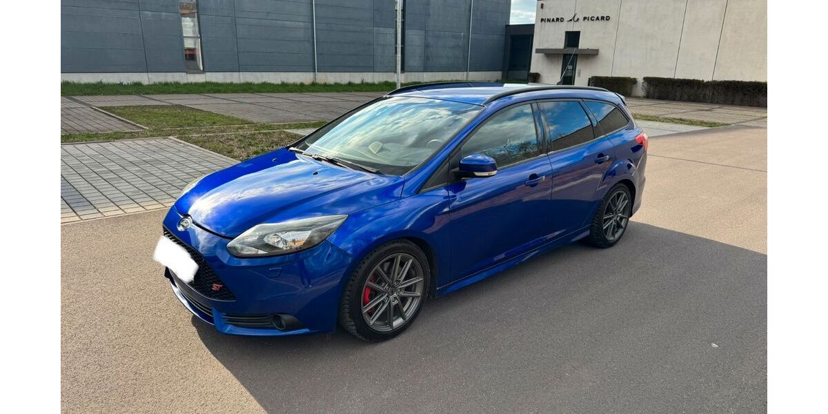 Ford Focus 123.722 km 11.900 &euro; Saarwellingen 66793