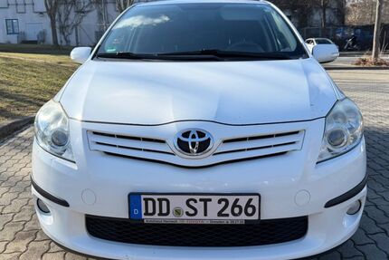 Toyota Auris 194.000 km 3.990 &euro; Dresden 01257
