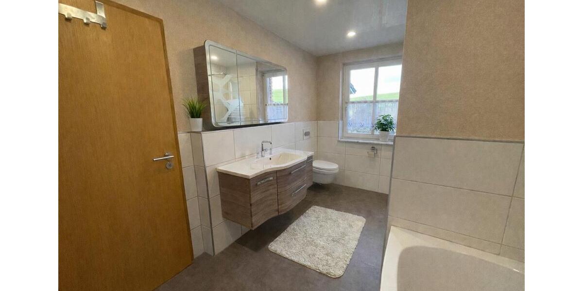 Einfamilienhaus Uslar - 6 Zimmer, 216 m&sup2;, 370.000&euro; | Angebot:26736941