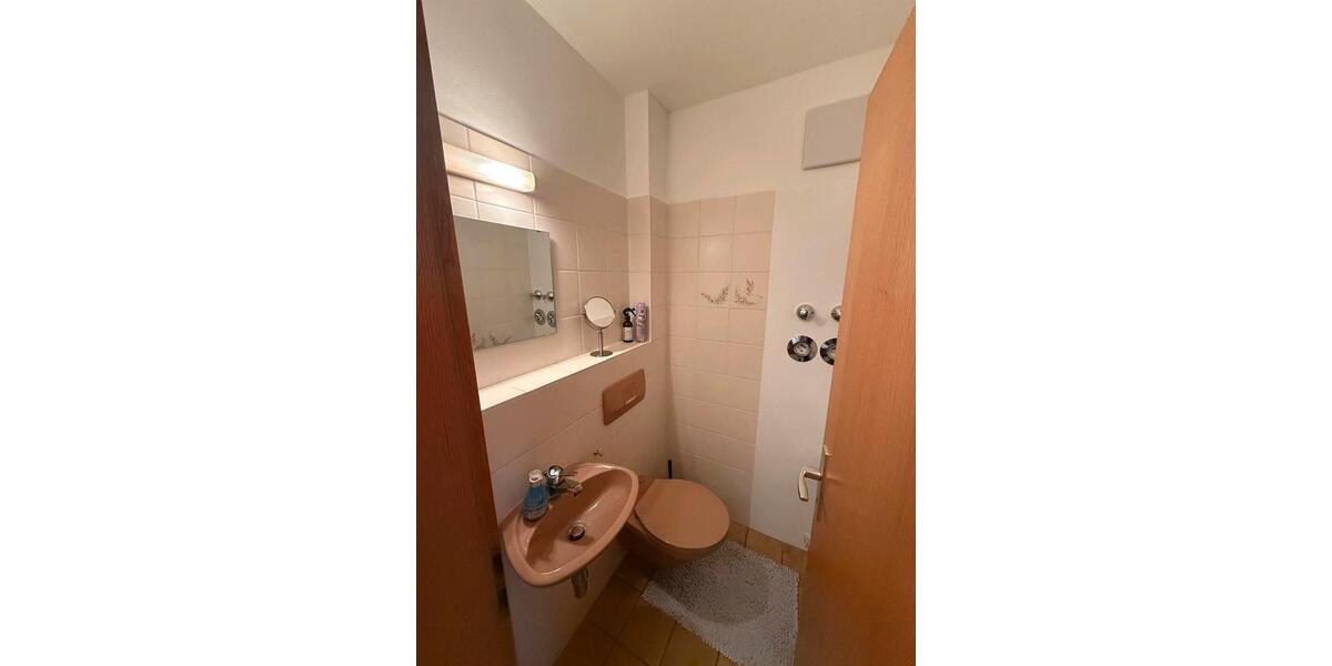 Etagenwohnung Hofheim am Taunus - 3 Zimmer, 97 m&sup2;, 1.300&euro; | Angebot:25607088