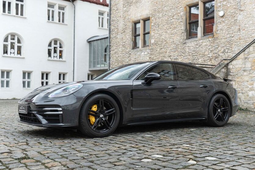Porsche Panamera 56.777 km 58.800 € Völpke 39393