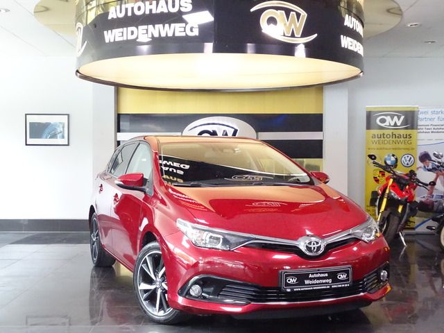 Toyota Auris 71.720 km 11.950 &euro; Duisburg 47058
