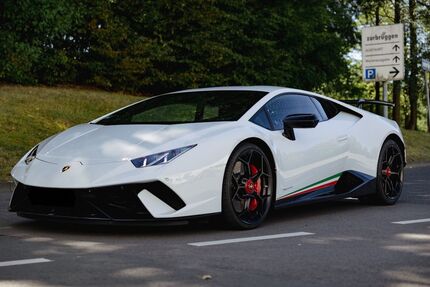 Lamborghini Huracán 15.850 km 275.000 € Unna 59423