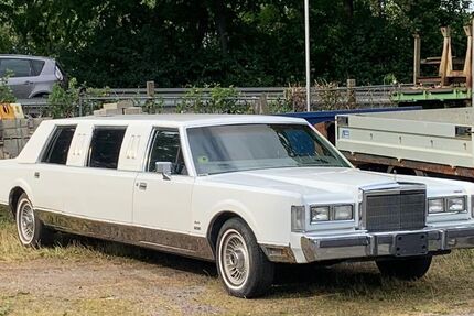Lincoln Town Car 179.000 km 1.999 &euro; Unna 59427