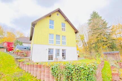 Gepflegtes Wohnhaus mit PV, Sauna, Garage & Waldblick zimmer