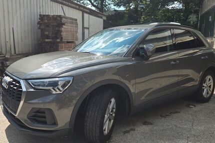 Audi Q3 228.000 km 17.000 &euro; Hamburg 22527