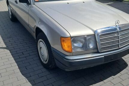 Mercedes-Benz 230 145.000 km 3.500 &euro; GRÄVENWIESBACH 61279