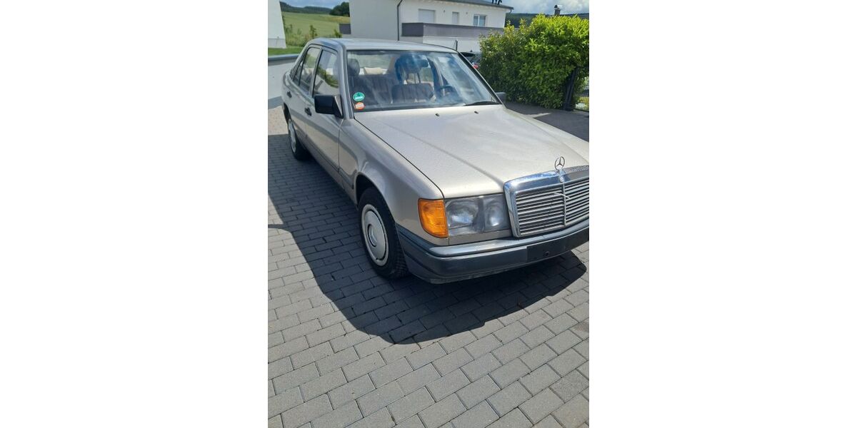 Mercedes-Benz 230 145.000 km 3.500 &euro; GRÄVENWIESBACH 61279