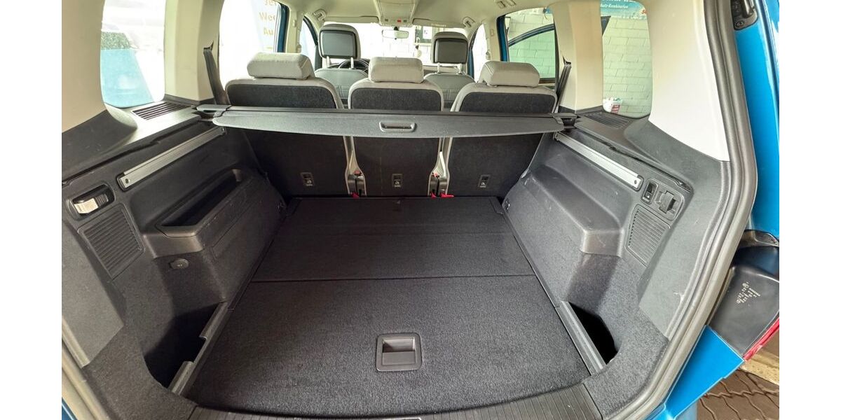 VW Touran 57.000 km 29.999 &euro; Fürstenfeldbruck 82256