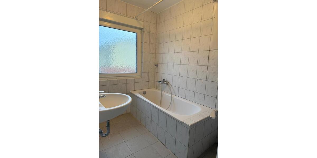 Etagenwohnung Bad Königshofen im Grabfeld - 4 Zimmer, 85 m&sup2;, 595&euro; | Angebot:24877176