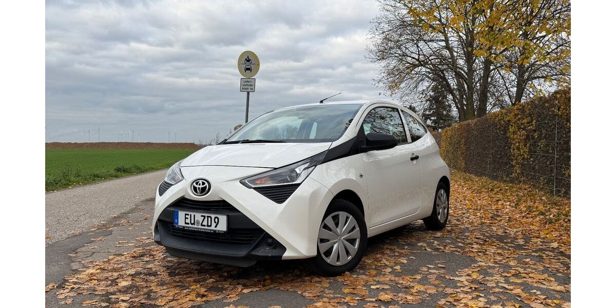 Toyota Aygo (X) 8.900 km 11.200 € Bonn 53113